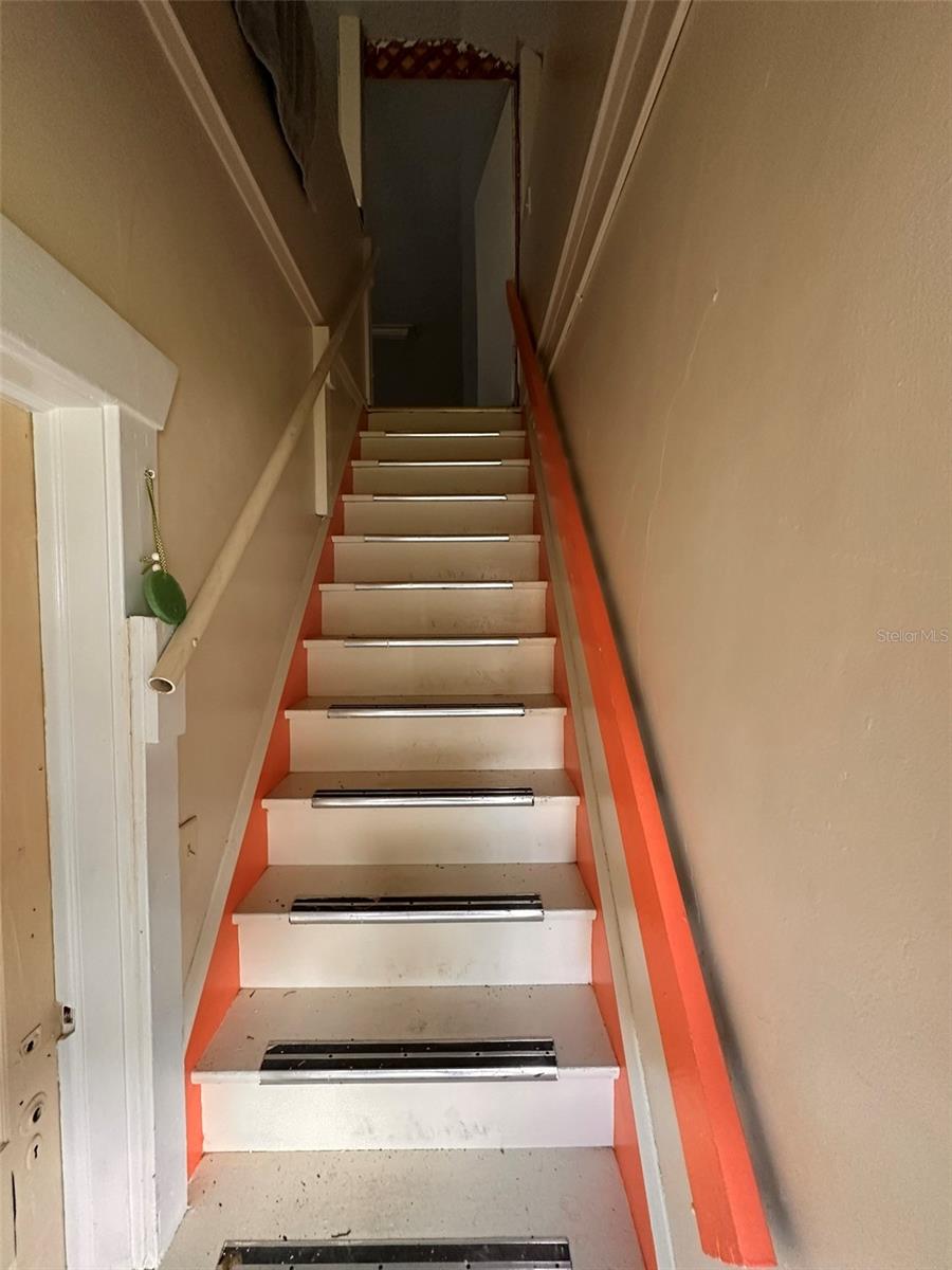 CLARKS LTS 05 & 06 BLK 16 DELAND - Residential Lease