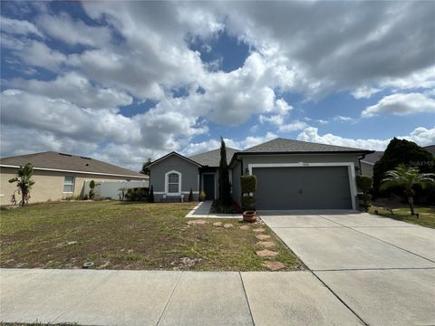 A home in WINTER HAVEN