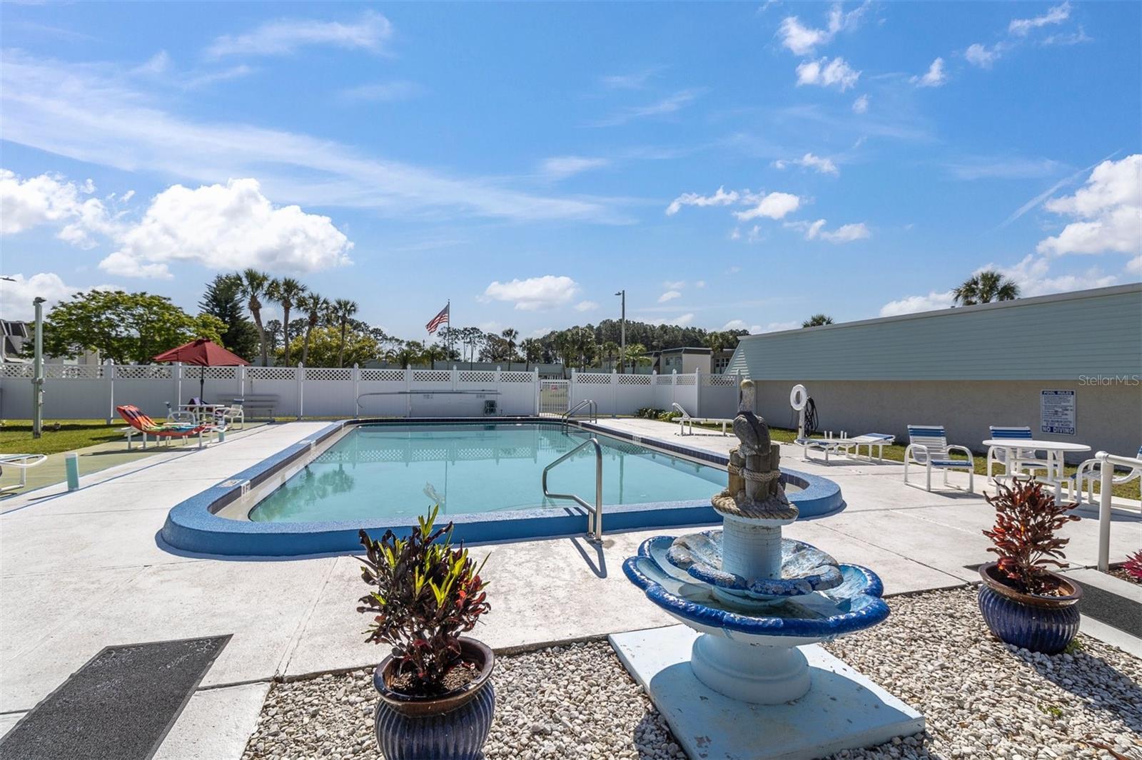 TWIN LAKES VILLAGE CONDO 04 - Residential
