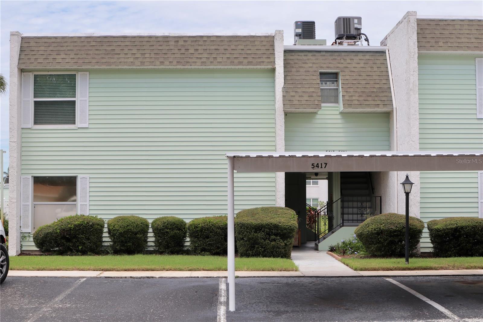 TWIN LAKES VILLAGE CONDO 04 - Residential