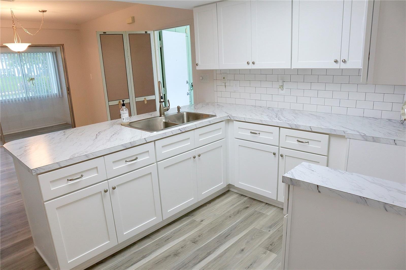 TWIN LAKES VILLAGE CONDO 04 - Residential