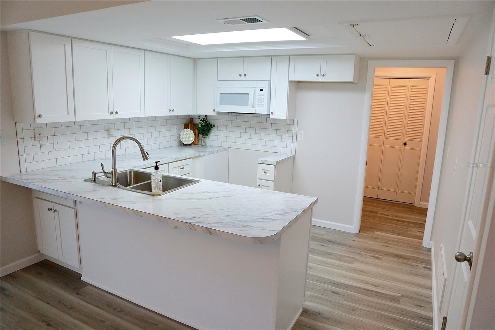 TWIN LAKES VILLAGE CONDO 04 - Residential