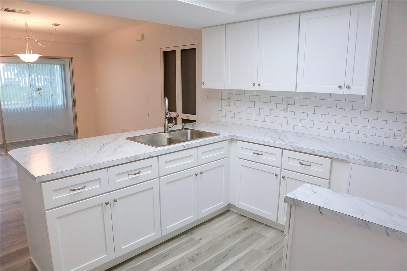 TWIN LAKES VILLAGE CONDO 04 - Residential