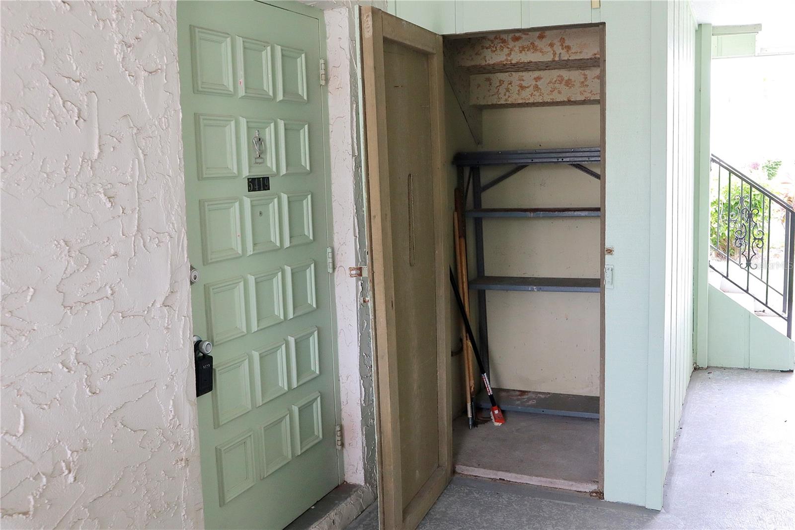 TWIN LAKES VILLAGE CONDO 04 - Residential