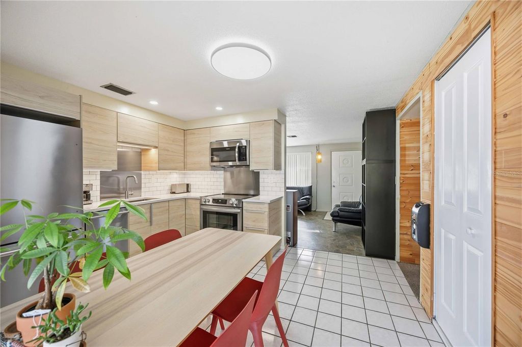 Photo of 730 Kimball Road, Venice, FL 34293 (MLS # N6142885)