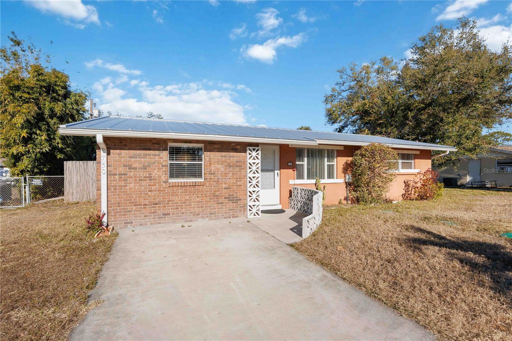 Photo of 730 Kimball Road, Venice, FL 34293 (MLS # N6142885)