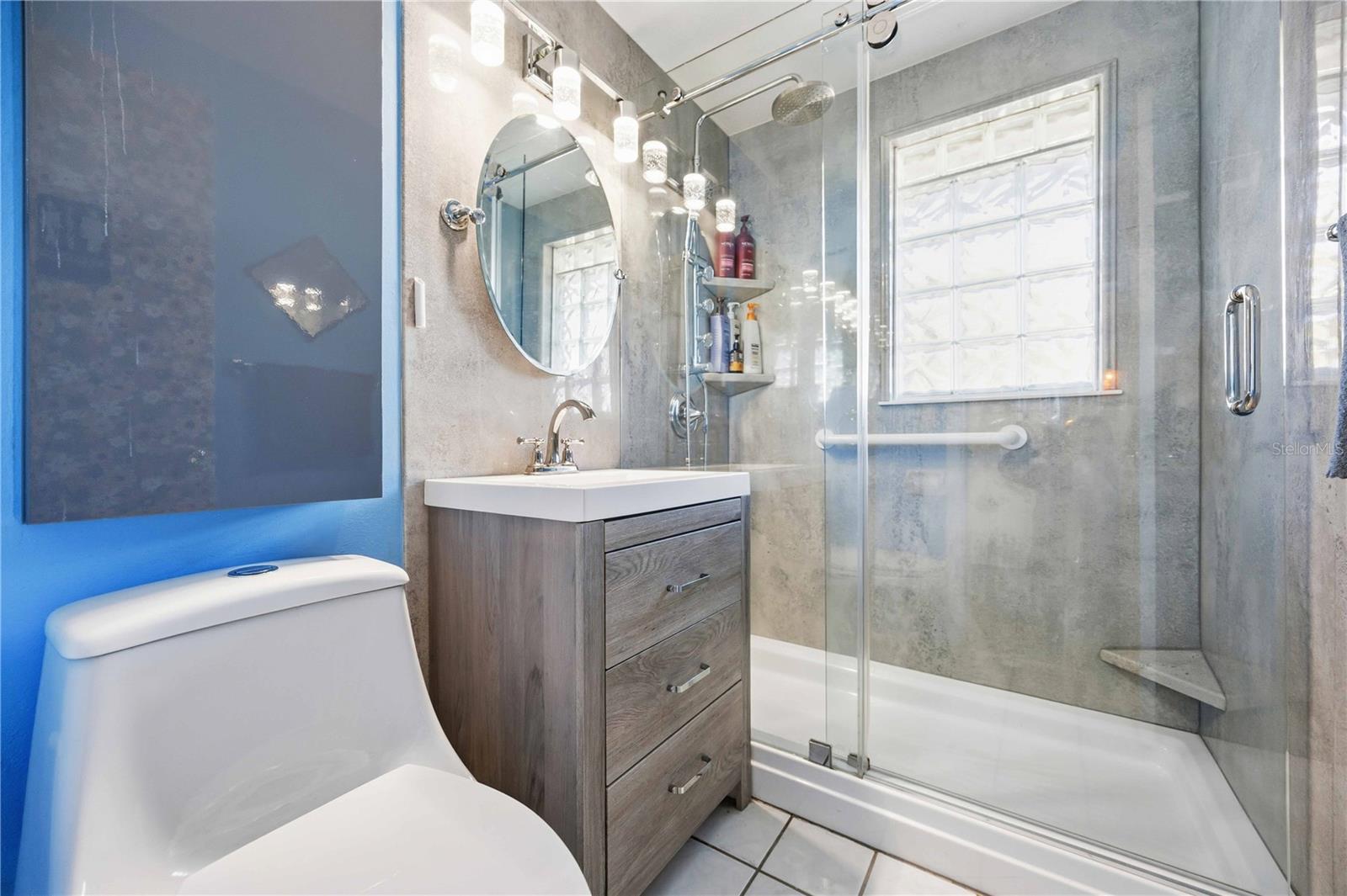 SOUTH VENICE - Residential