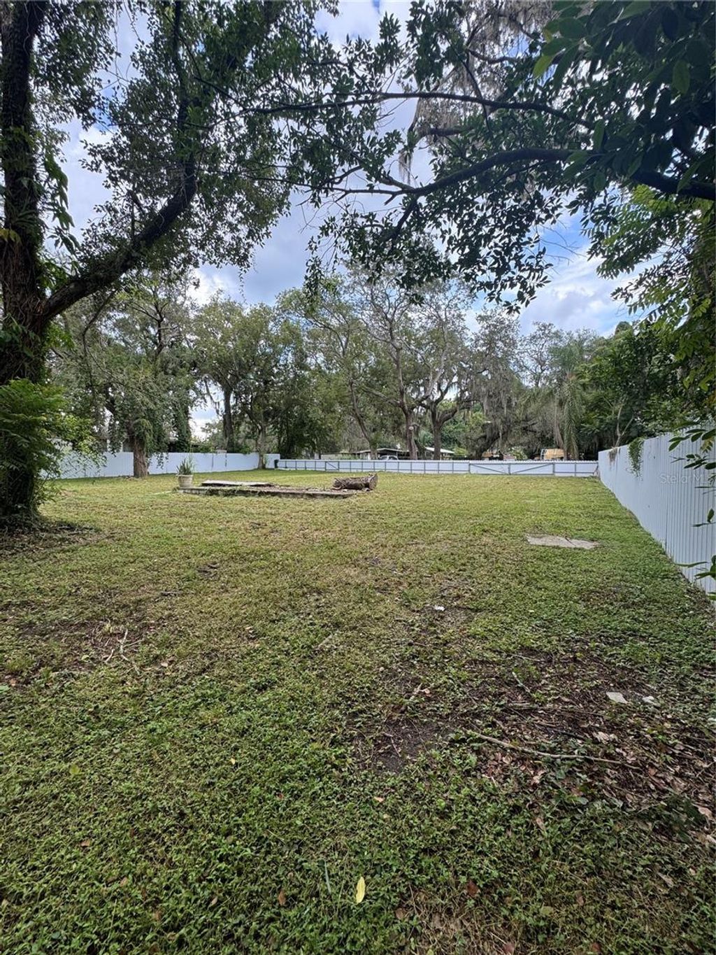 Photo of 2211 Keuka Avenue, Leesburg, FL 34748 (MLS # G5102589)