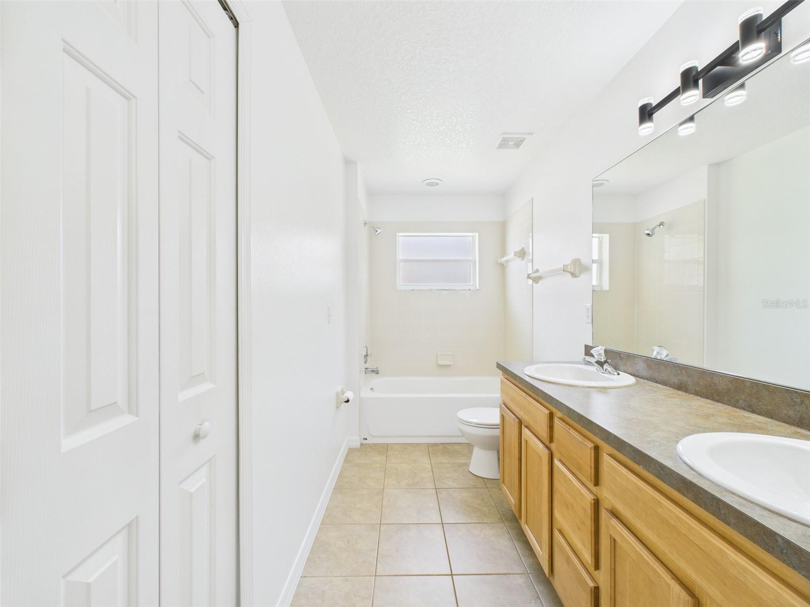 LAKEWOOD MANOR A B & D - Residential