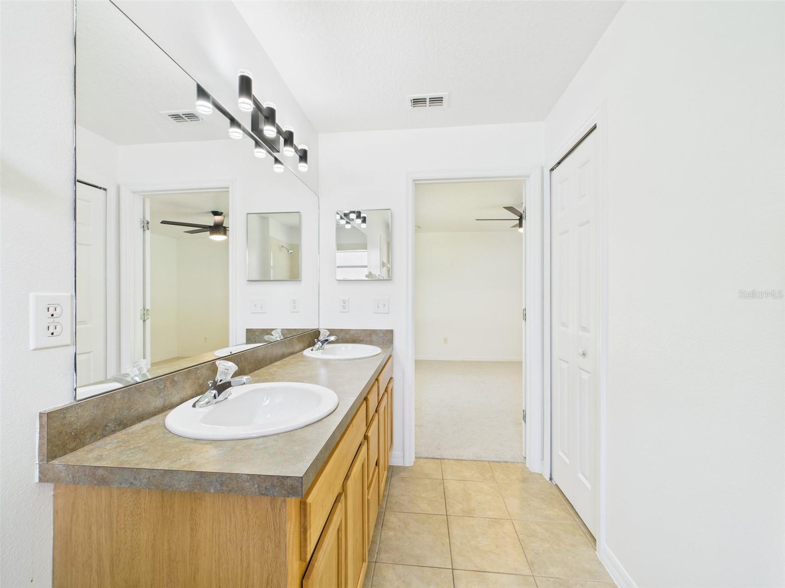LAKEWOOD MANOR A B & D - Residential
