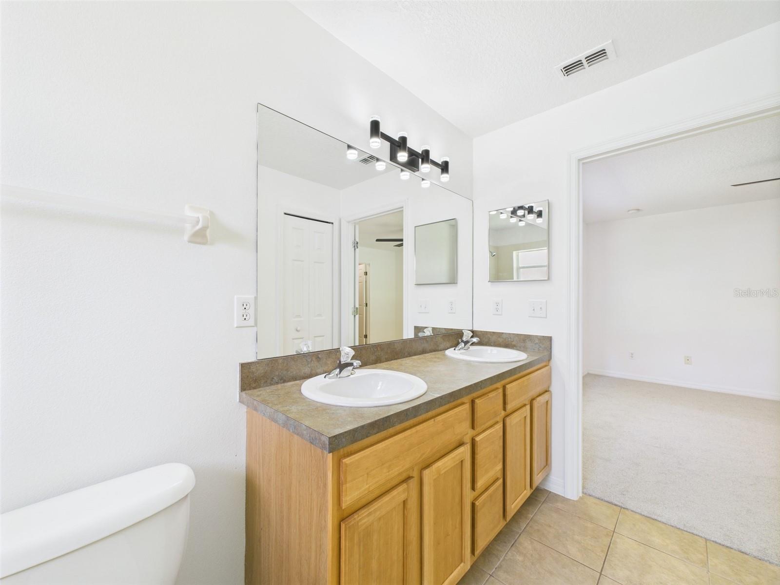 LAKEWOOD MANOR A B & D - Residential