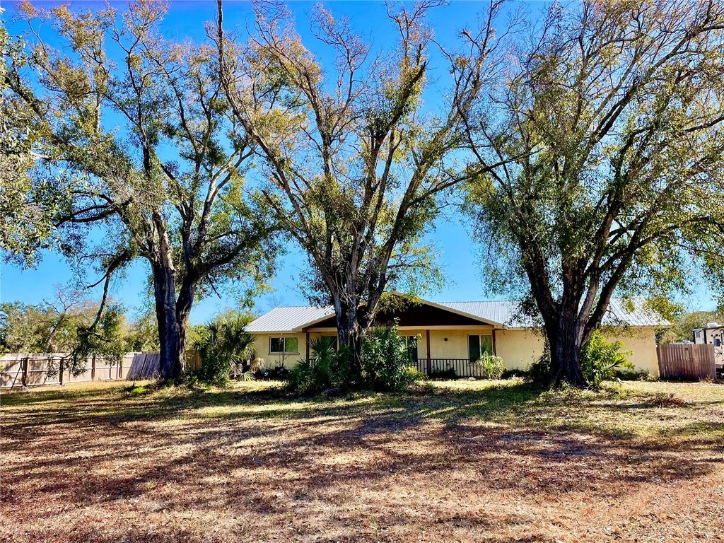 Photo of 3911 45th Street E, Bradenton, FL 34208 (MLS # A4682106)