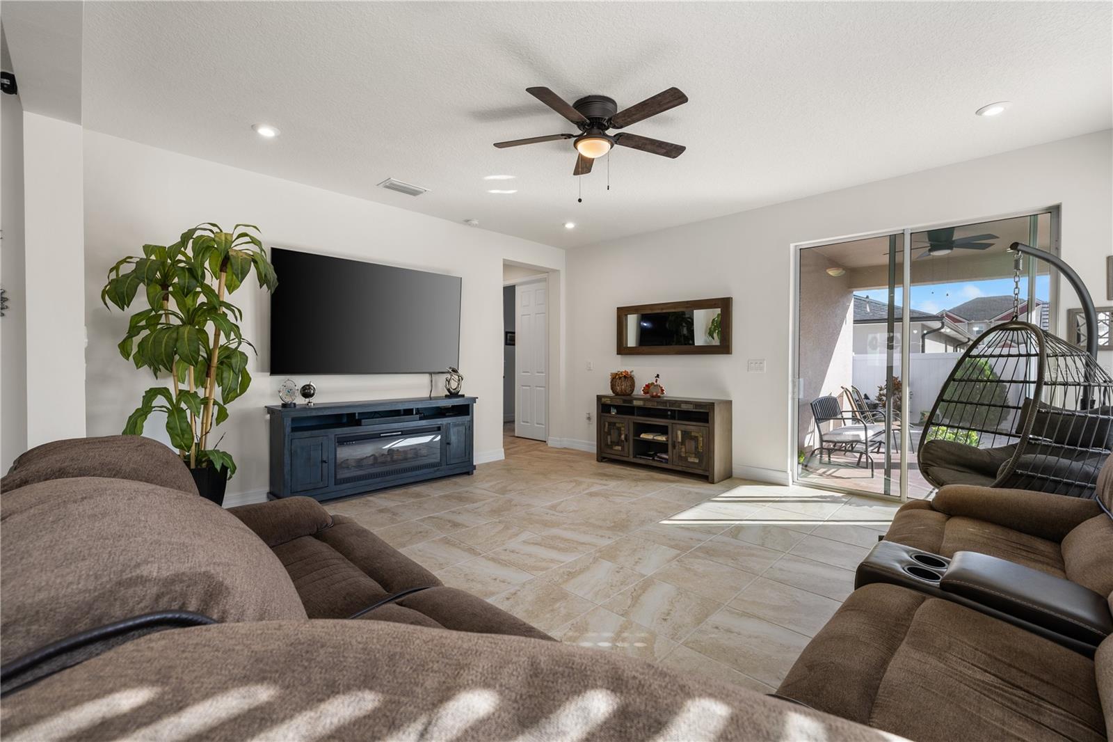 TAPESTRY PH 5 - Residential