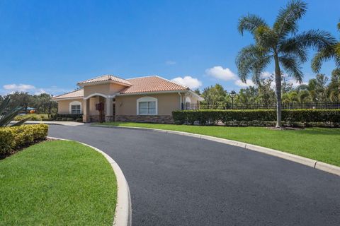 A home in PARRISH