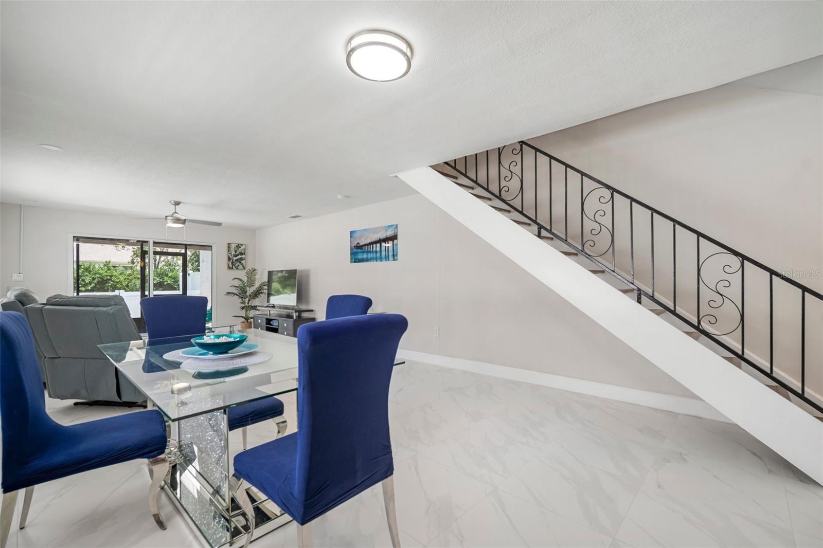 1712 AZALEA COURT A