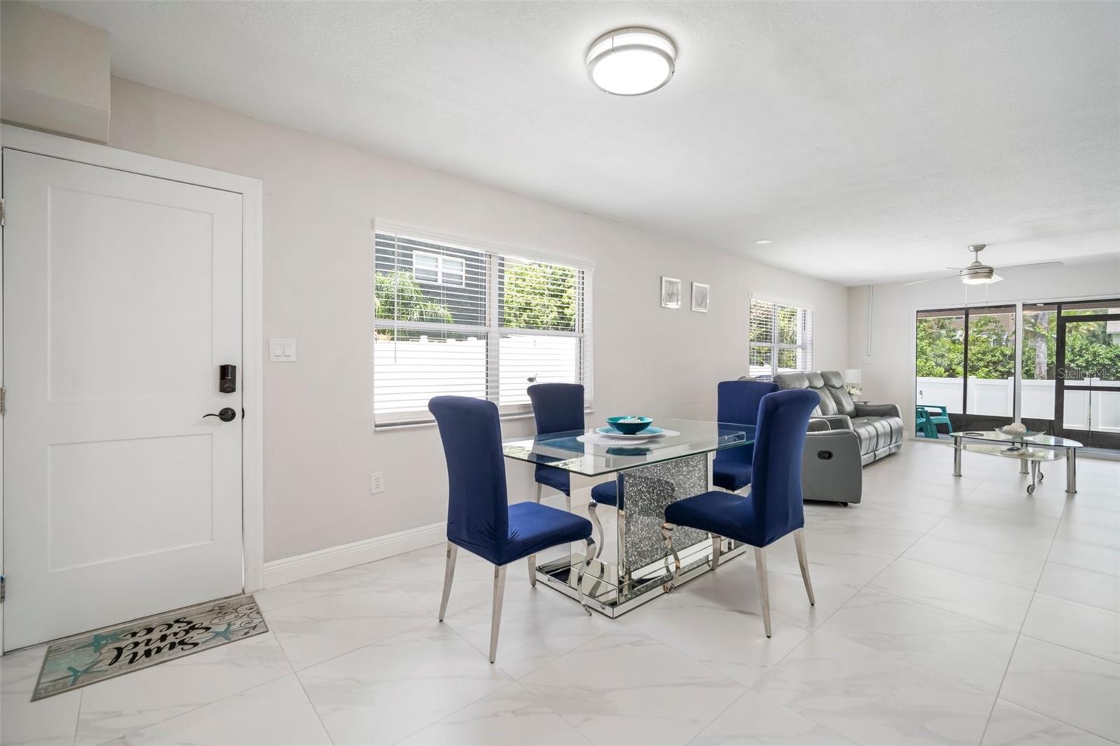 1712 AZALEA COURT A