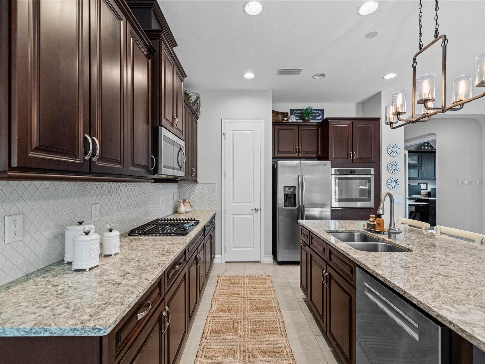PROMENADE AT LAKE PARK PH - Residential