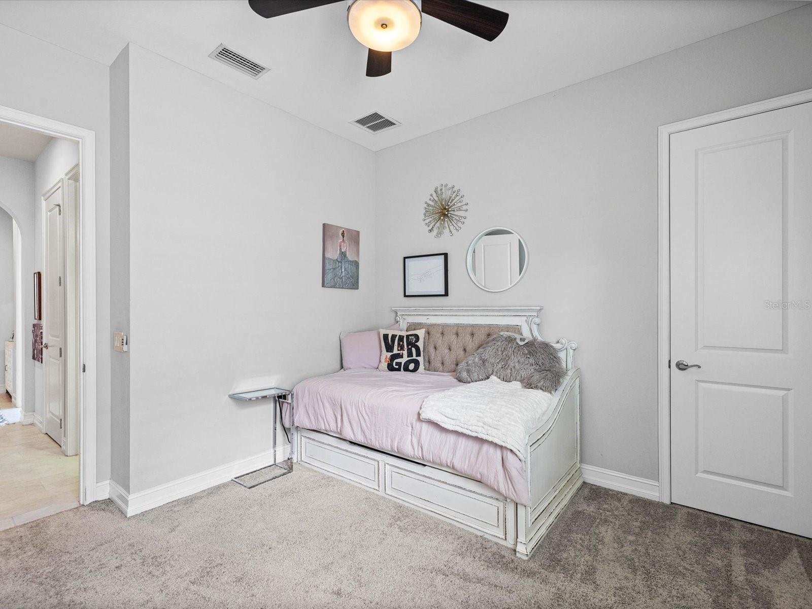 PROMENADE AT LAKE PARK PH - Residential