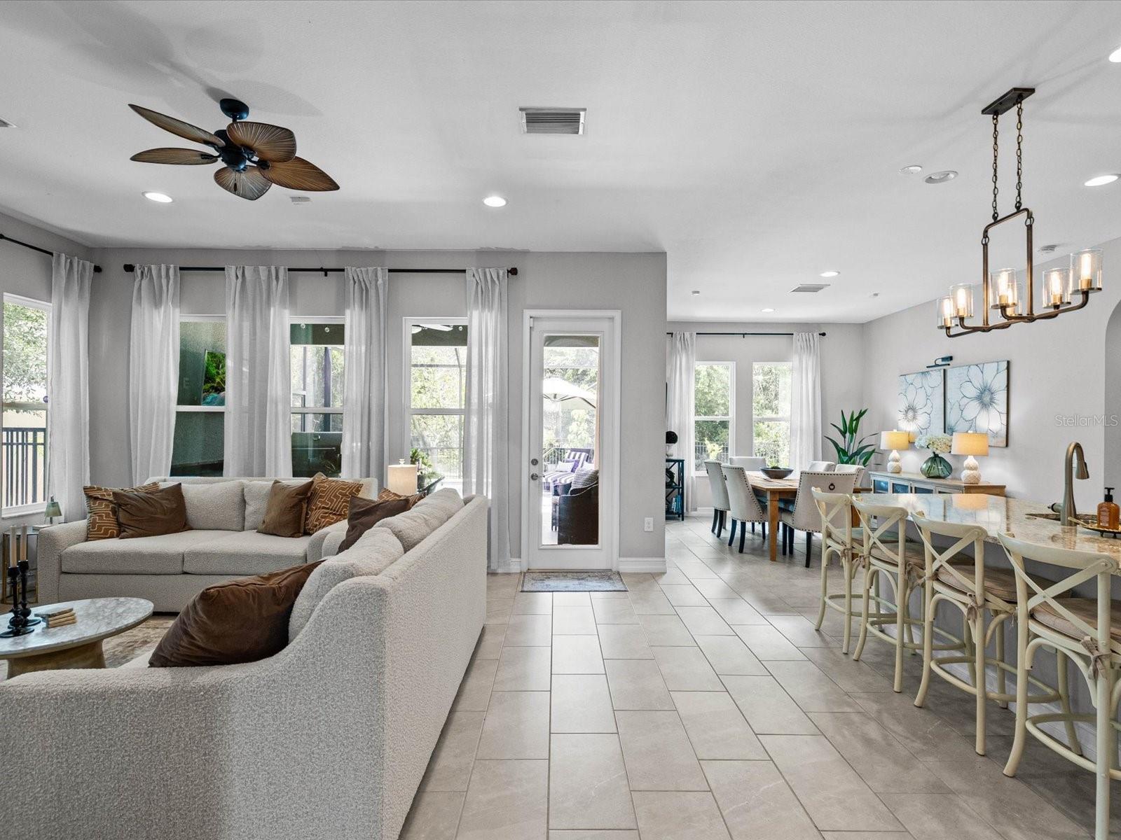 PROMENADE AT LAKE PARK PH - Residential