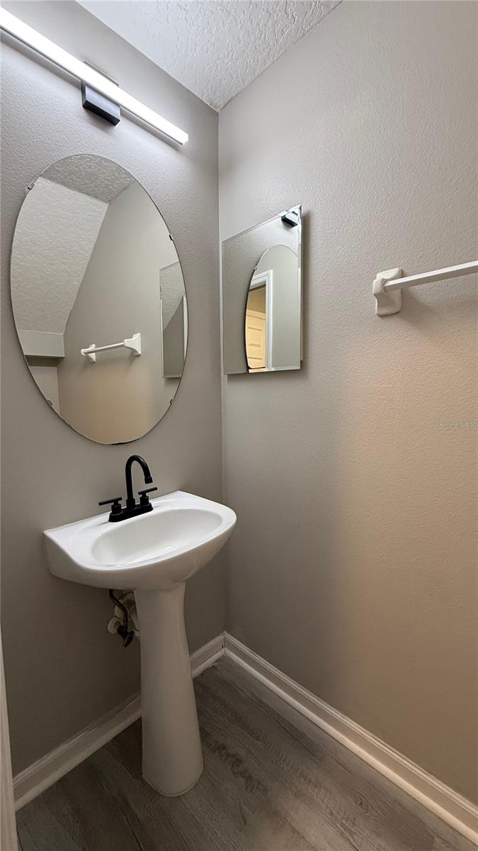 CALABAY PARC AT TOWER LAKE PH 02 - Residential Lease