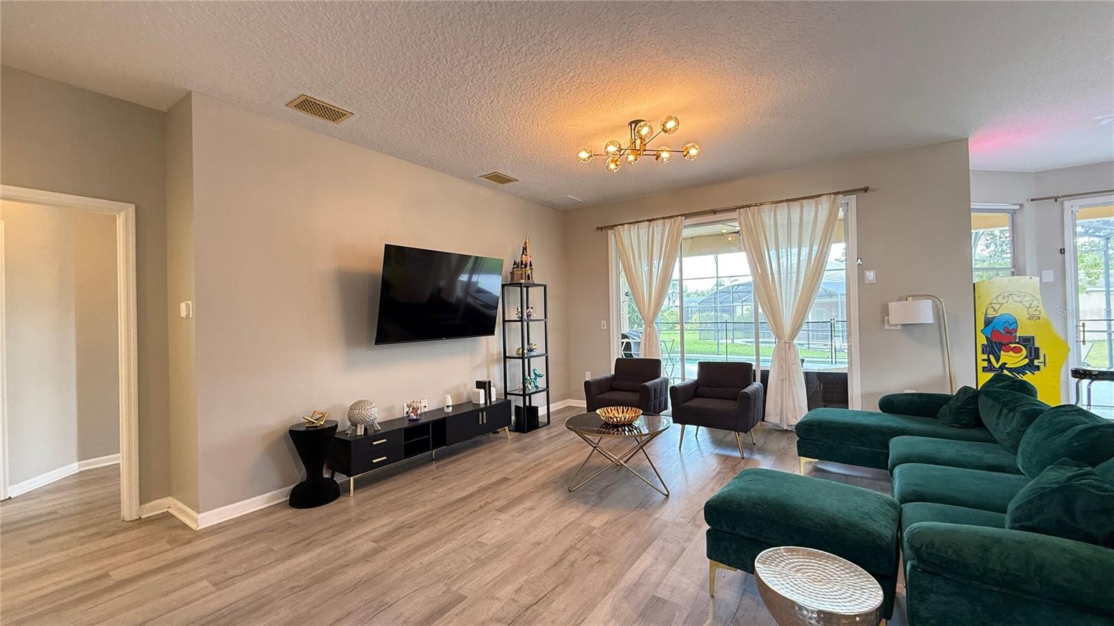 CALABAY PARC AT TOWER LAKE PH 02 - Residential Lease