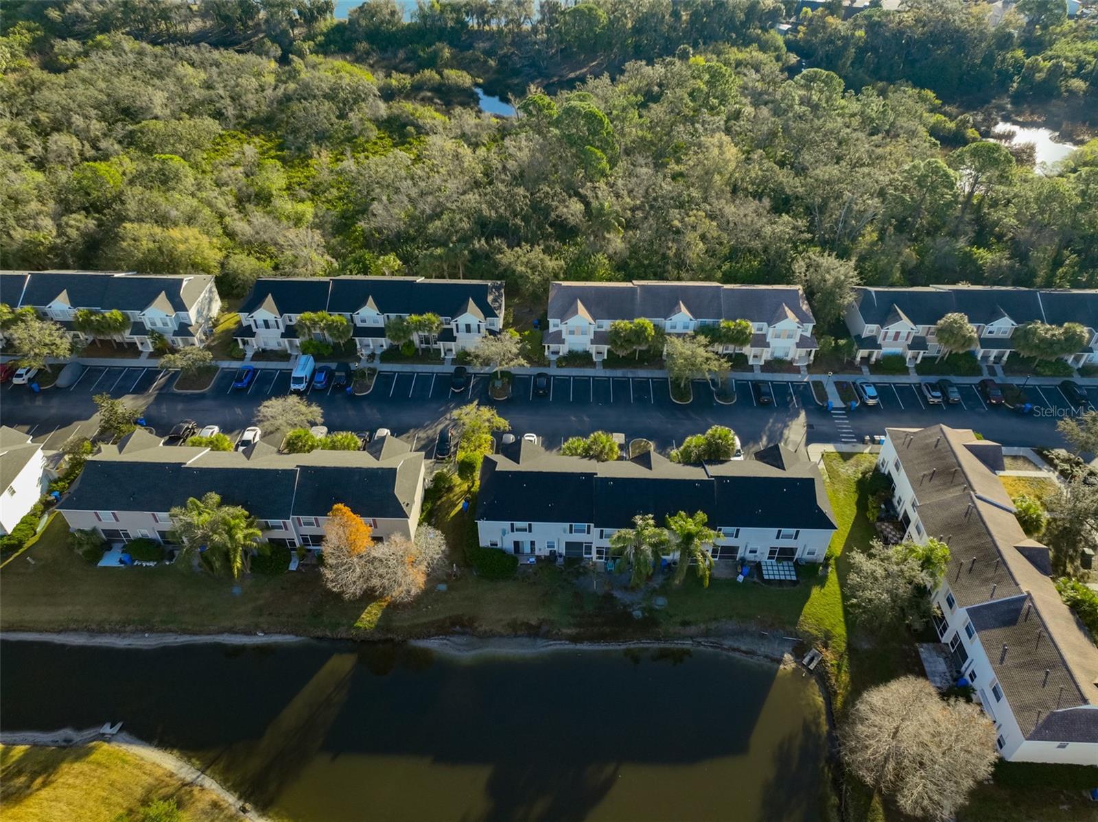 COUNTRY CHASE - Residential