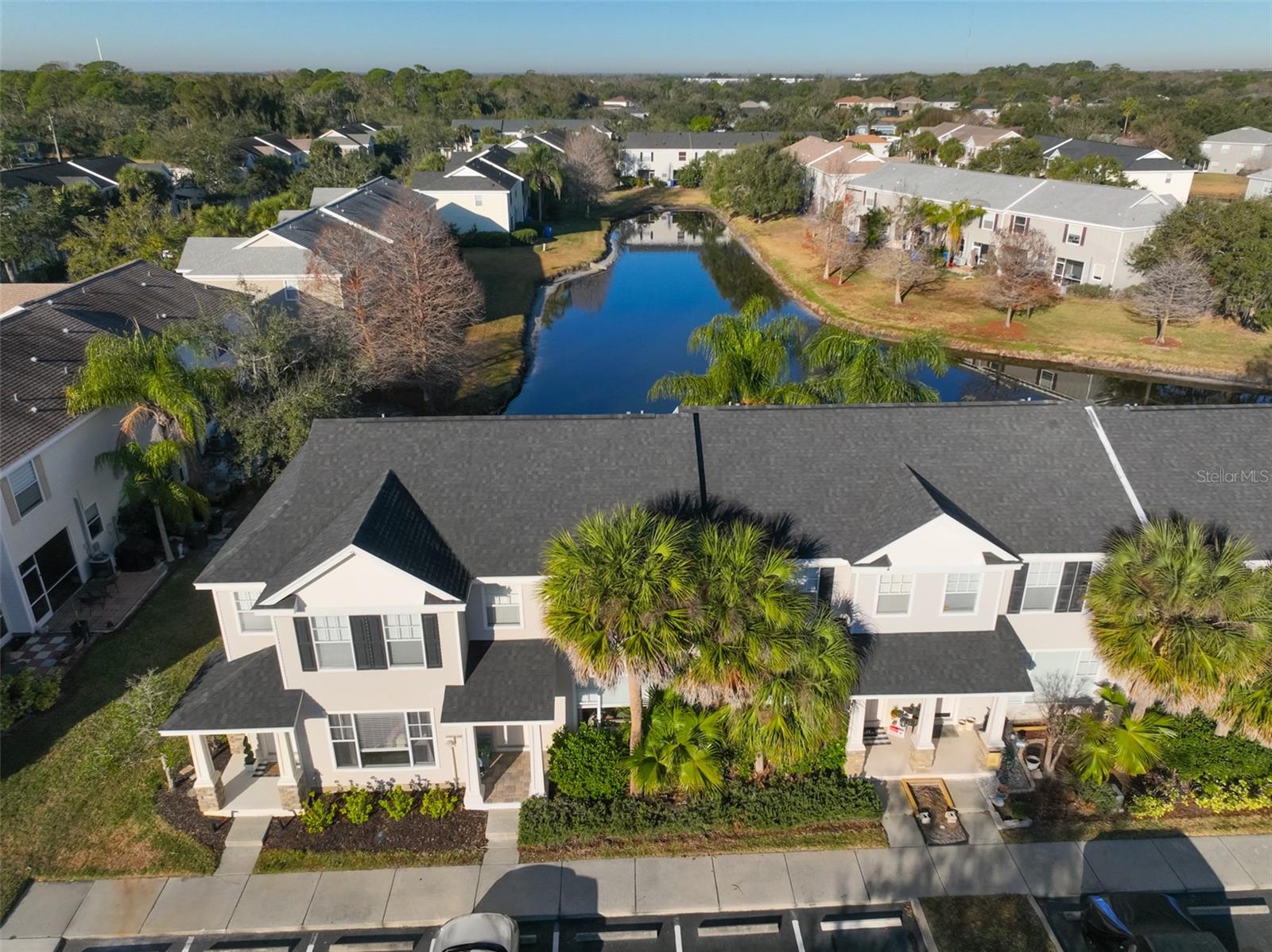 COUNTRY CHASE - Residential