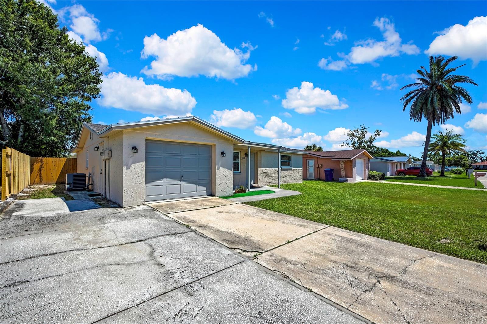 Move In Ready 3 Bedrooms 1 Bath 1Car Gar. 976Sq.Ft. Completely remodeled new shaker cabinets, granite counter tops, appliances. New water heater, new roof, new flooring, fresh paint inside and outside, new fence.
Close to shops and restaurants.