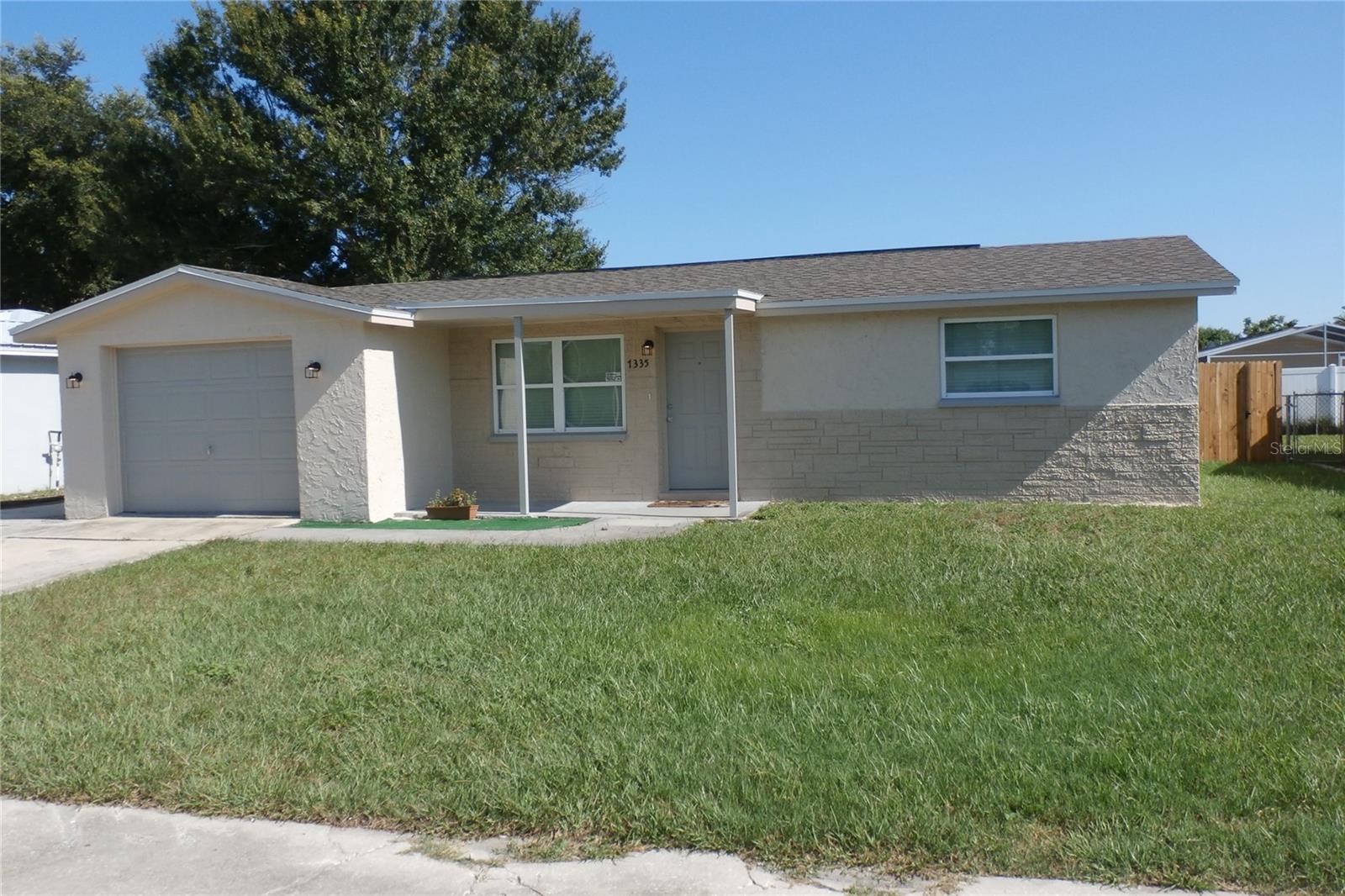 Move In Ready 3 Bedrooms 1 Bath 1Car Gar. 976Sq.Ft. Completely remodeled new shaker cabinets, granite counter tops, appliances. New water heater, new roof, new flooring, fresh paint inside and outside, new fence.
Close to shops and restaurants.