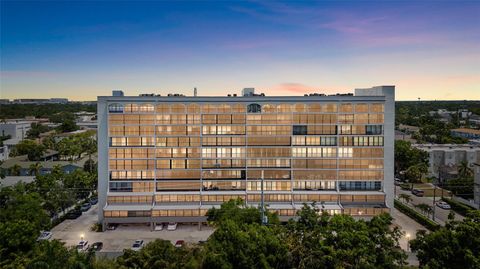 Photo of 3211 W Swann Ave #707, Tampa, FL 33609 (MLS # TB8391987)