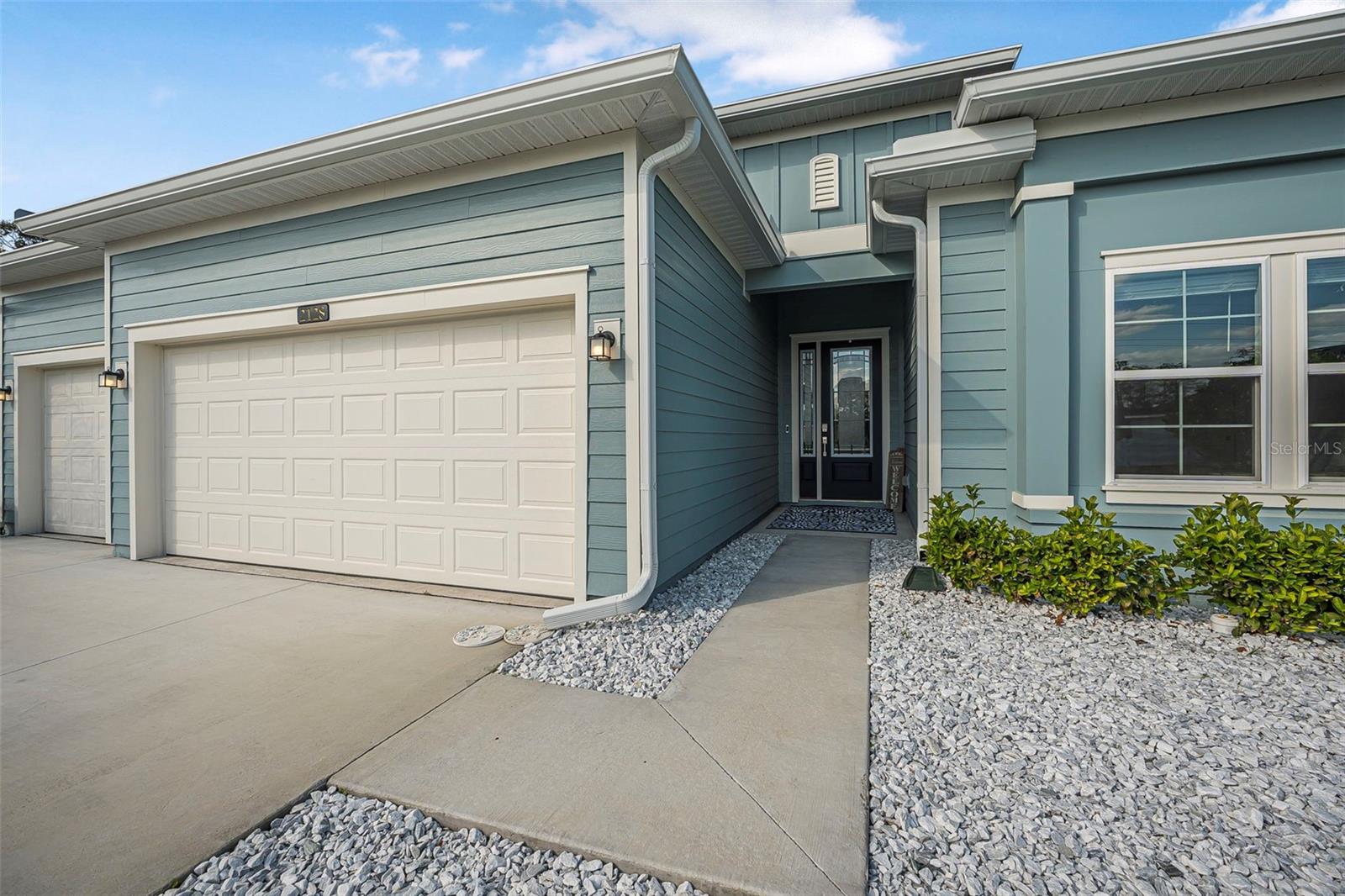2128 RAGLAN CIRCLE