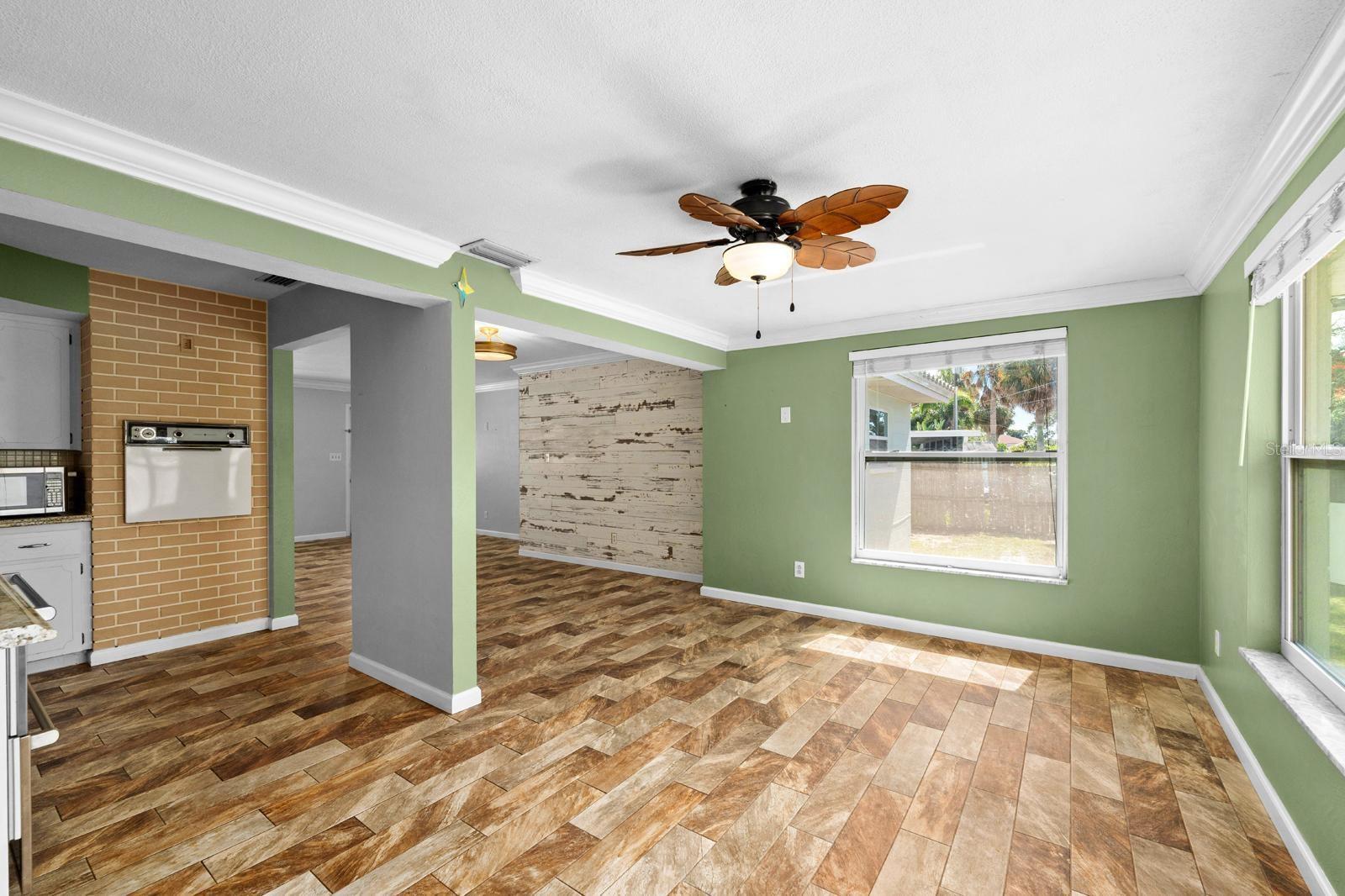 WILLIAMSDALE SQUARE 1ST ADD - Residential