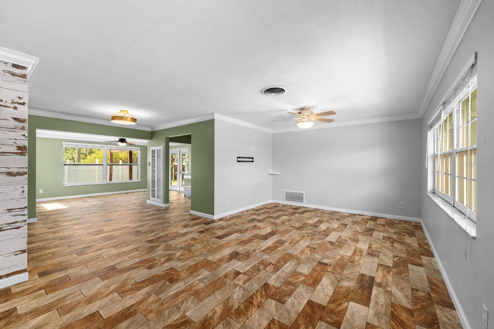 WILLIAMSDALE SQUARE 1ST ADD - Residential