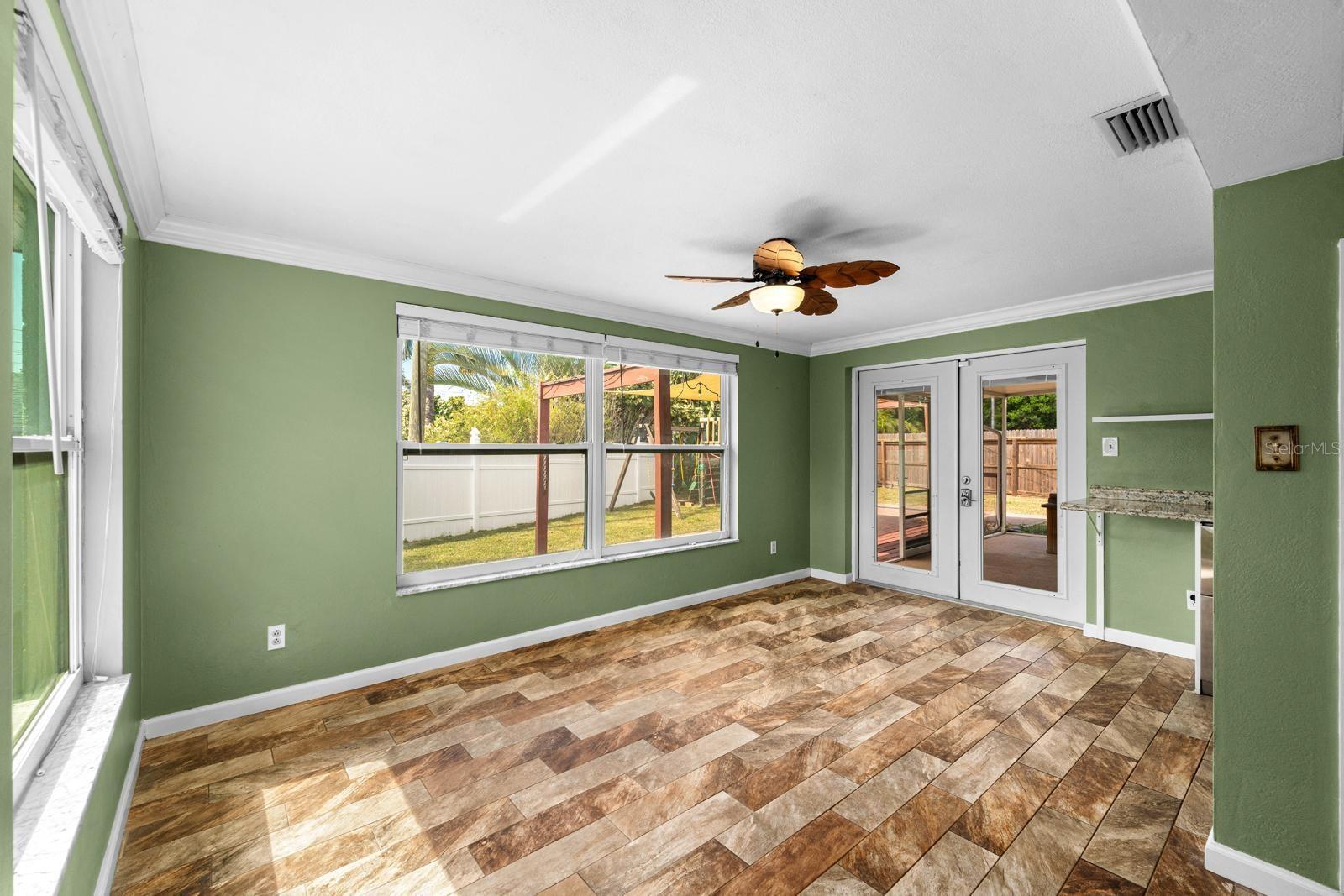 WILLIAMSDALE SQUARE 1ST ADD - Residential