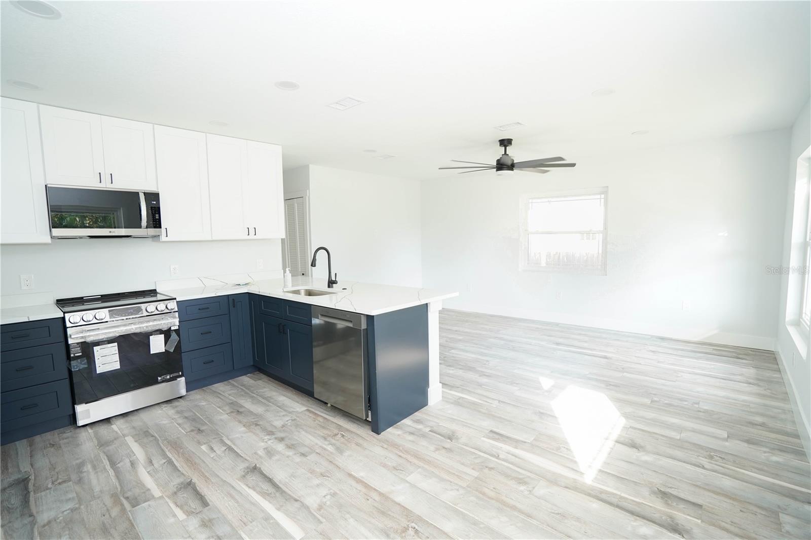 MARTIN MANOR SUB - Residential Lease