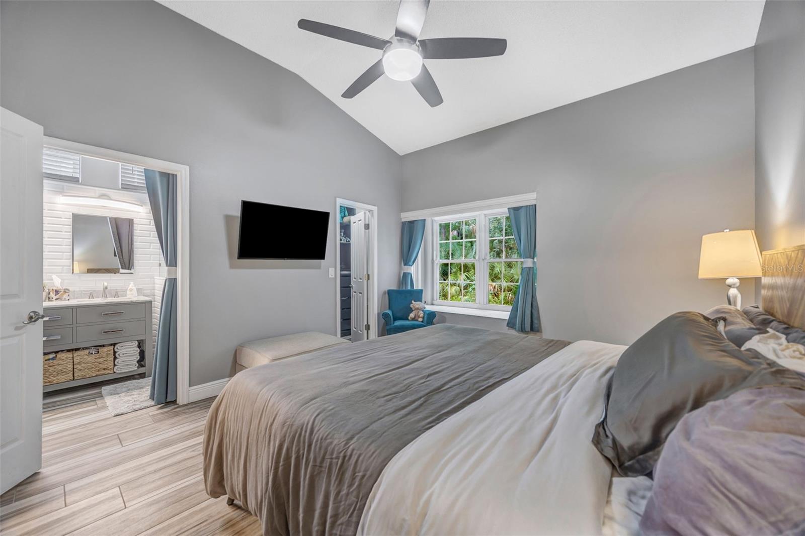 TAMPA PALMS AREA 2 UNIT 5B - Residential