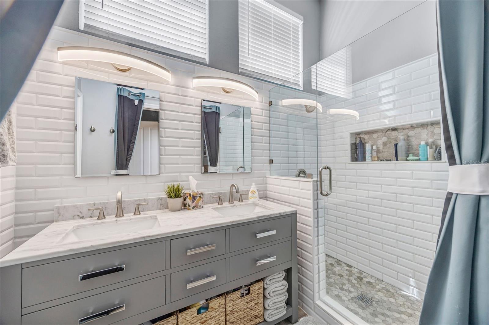 TAMPA PALMS AREA 2 UNIT 5B - Residential