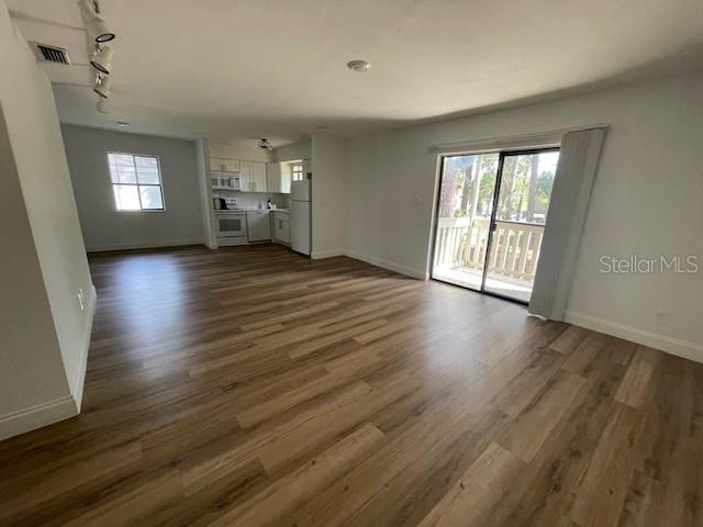 SPRINGWOOD VILLAGE - Residential