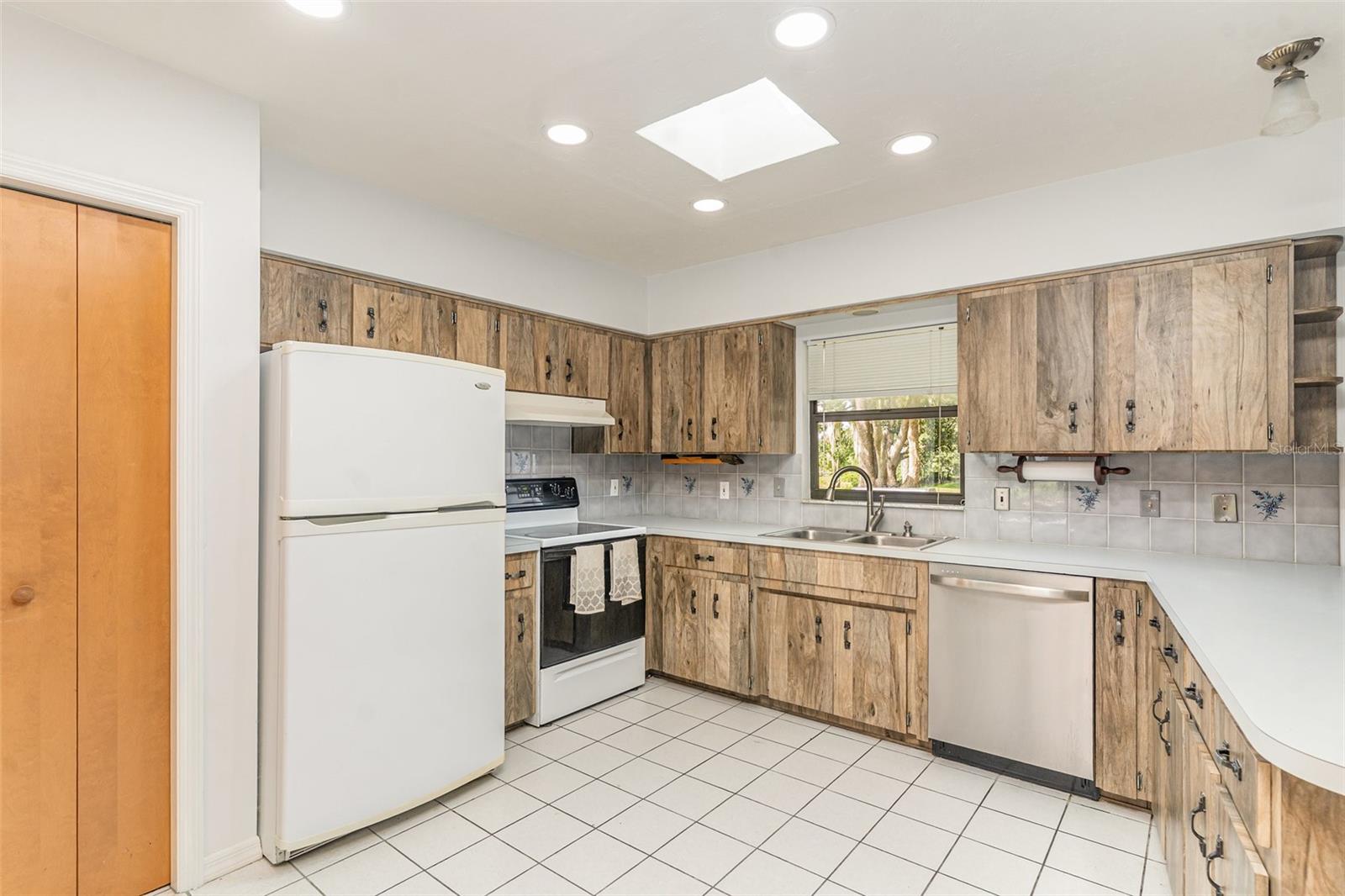 SEVEN LAKES PARK FIRST ADD - Residential