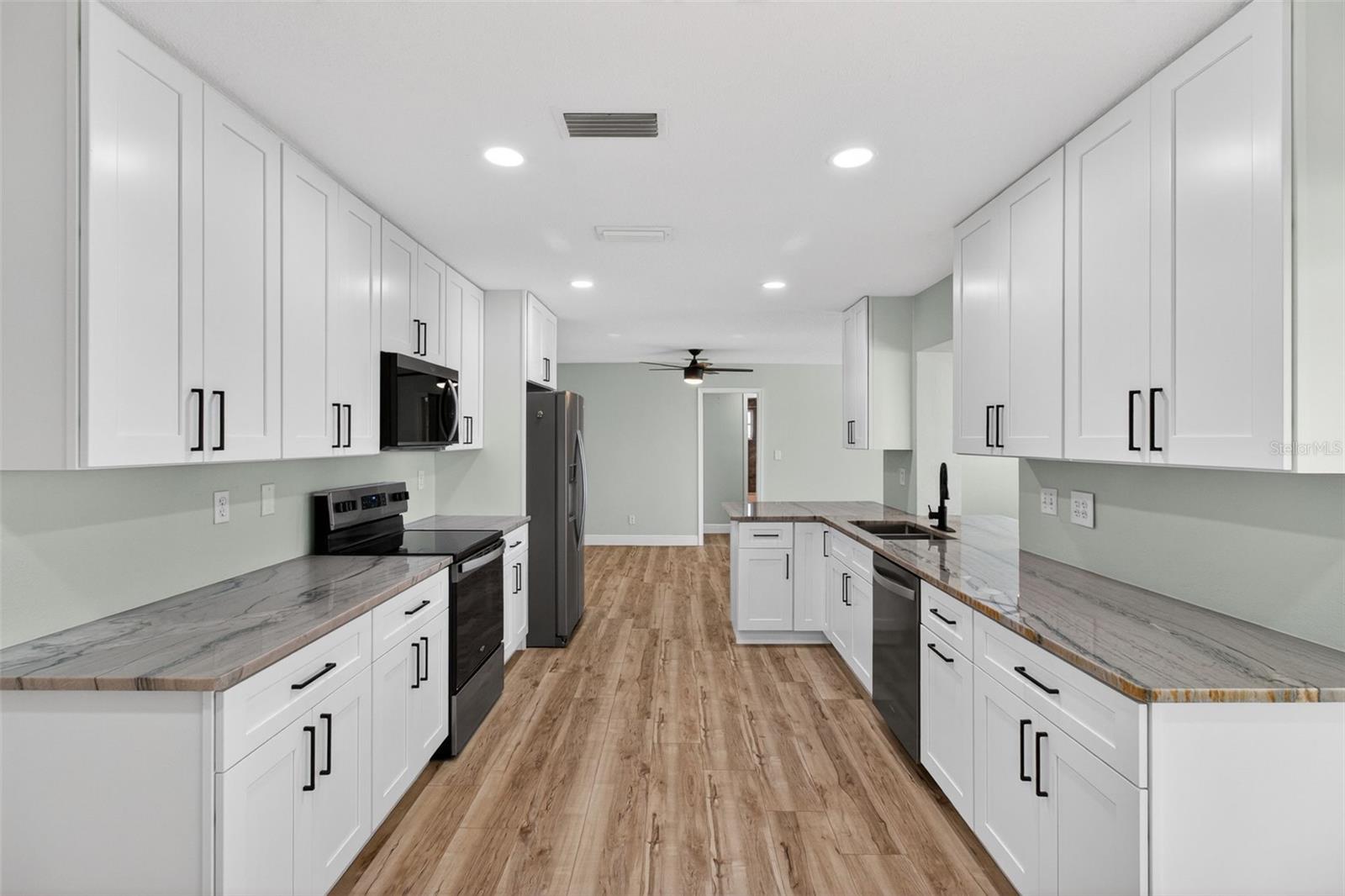 SOUTH CSWY ISLE YACHT CLUB 2ND ADD - Residential