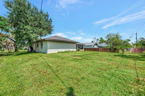 A home in PORT CHARLOTTE