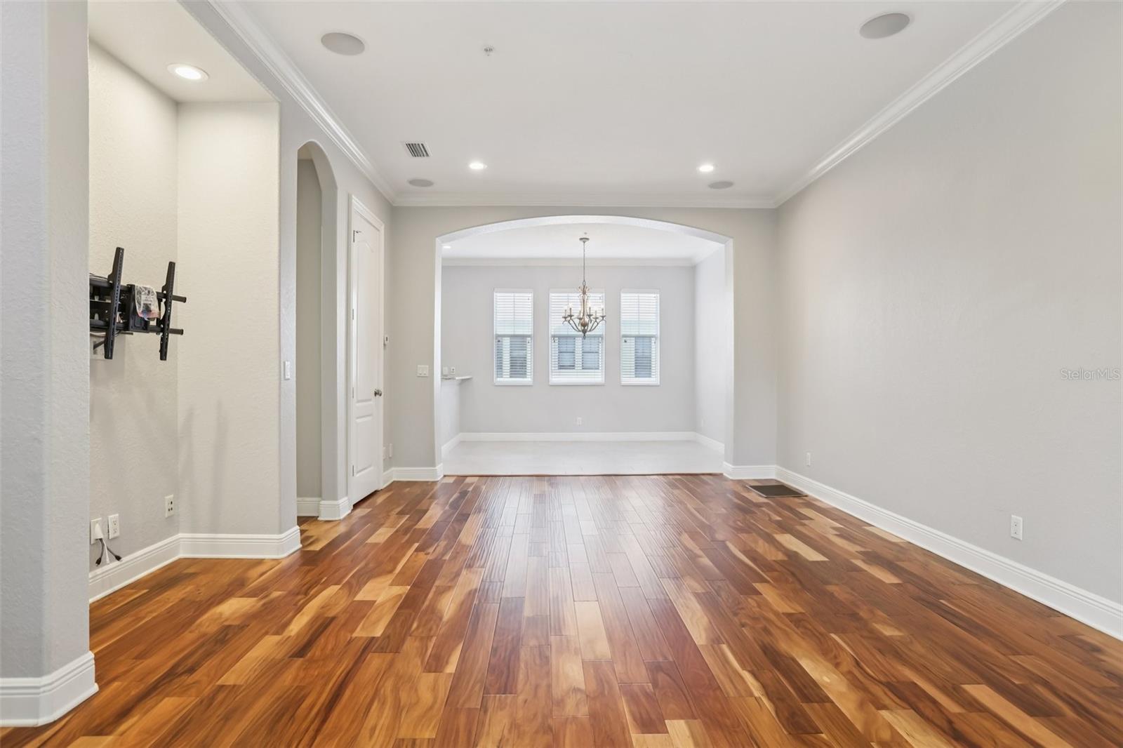 WESTSHORE YACHT CLUB TWNHMS - Residential