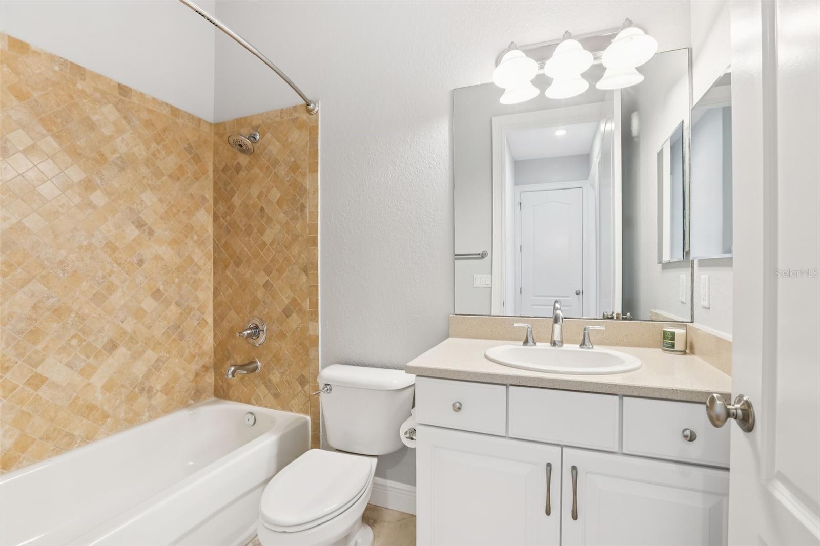 WESTSHORE YACHT CLUB TWNHMS - Residential