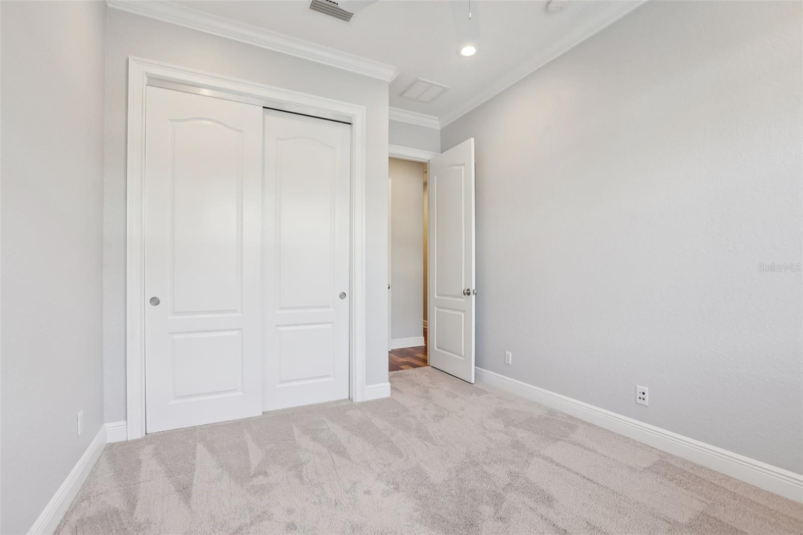 WESTSHORE YACHT CLUB TWNHMS - Residential