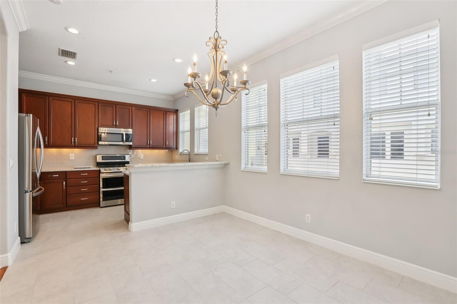 WESTSHORE YACHT CLUB TWNHMS - Residential