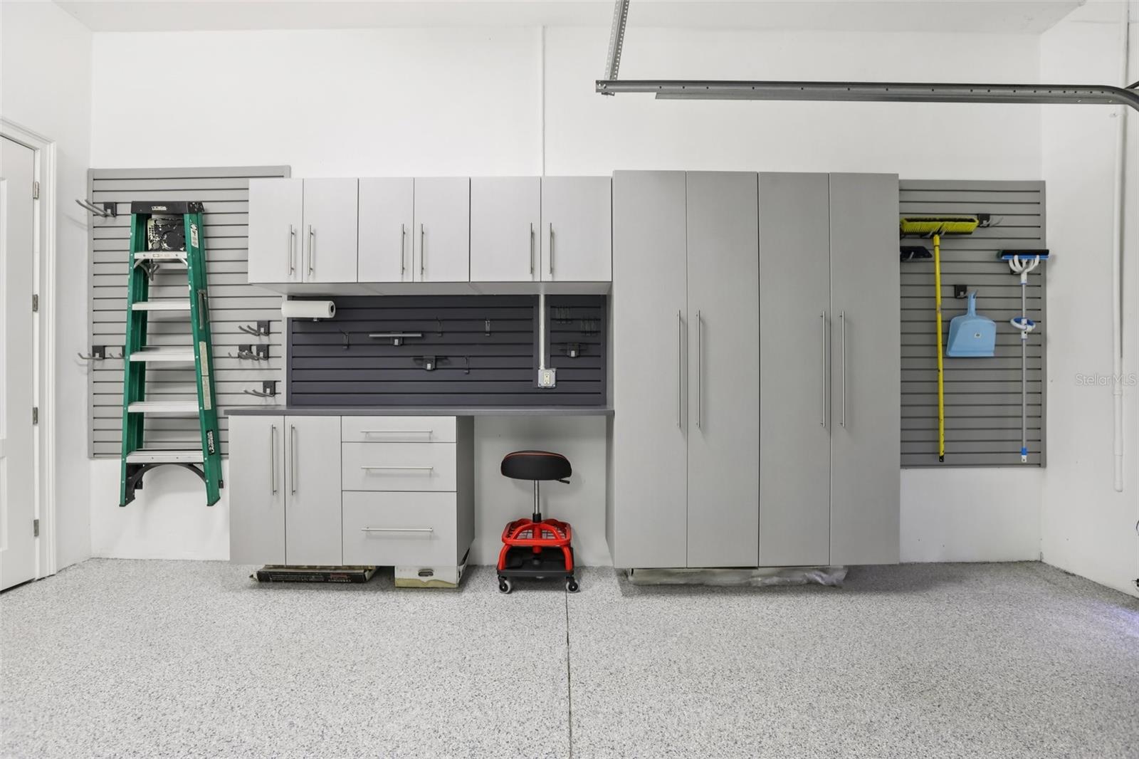 WESTSHORE YACHT CLUB TWNHMS - Residential