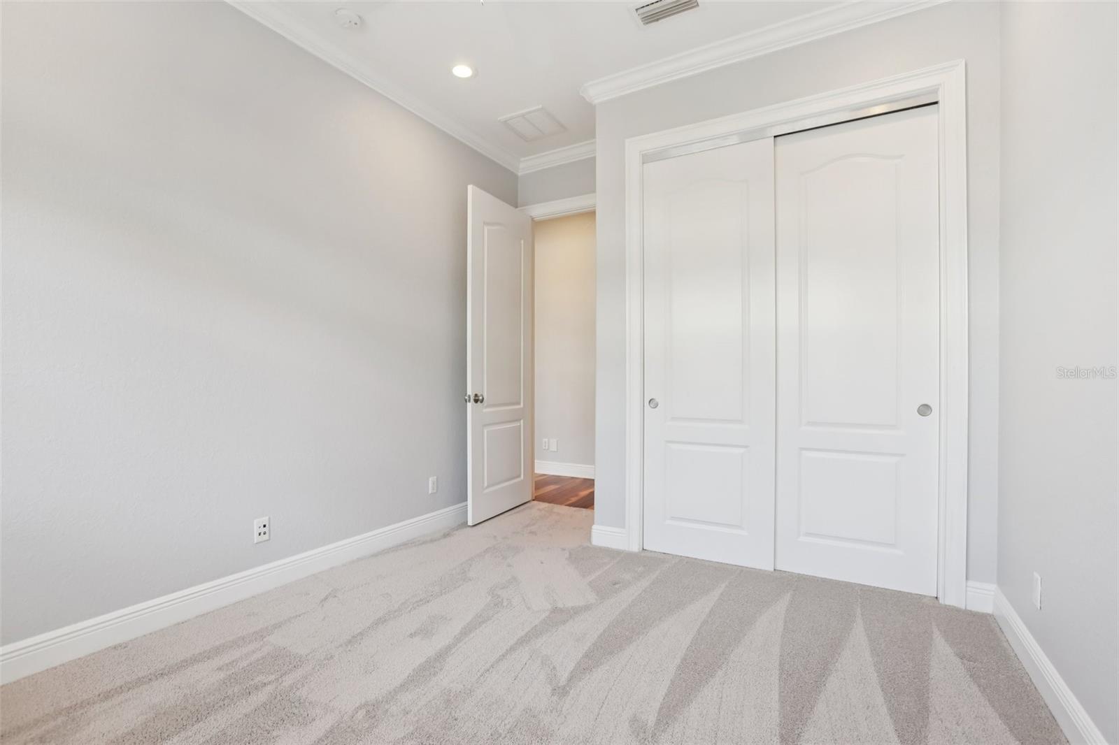 WESTSHORE YACHT CLUB TWNHMS - Residential