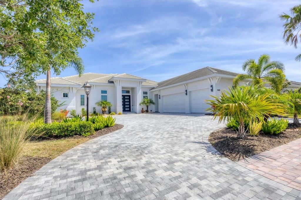 Photo of 16419 Kendleshire Terrace, Lakewood Ranch, FL 34202 (MLS # A4668475)