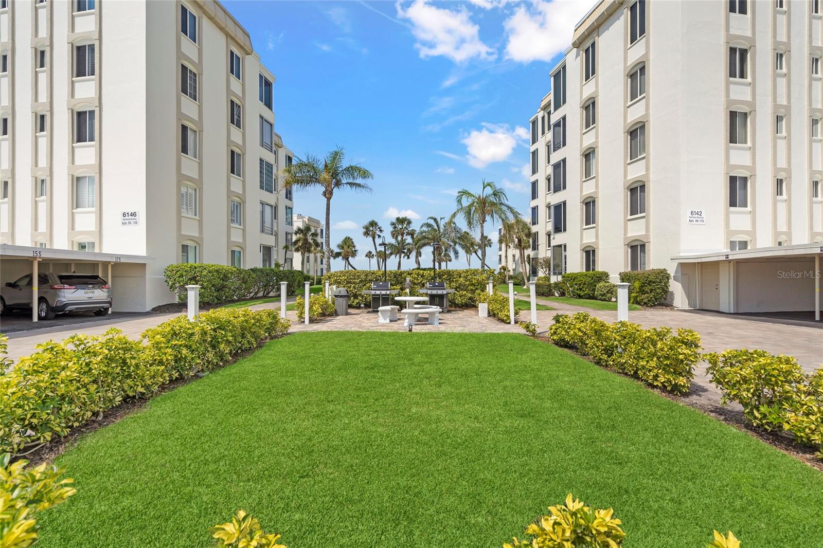 ISLAND HOUSE - Residential