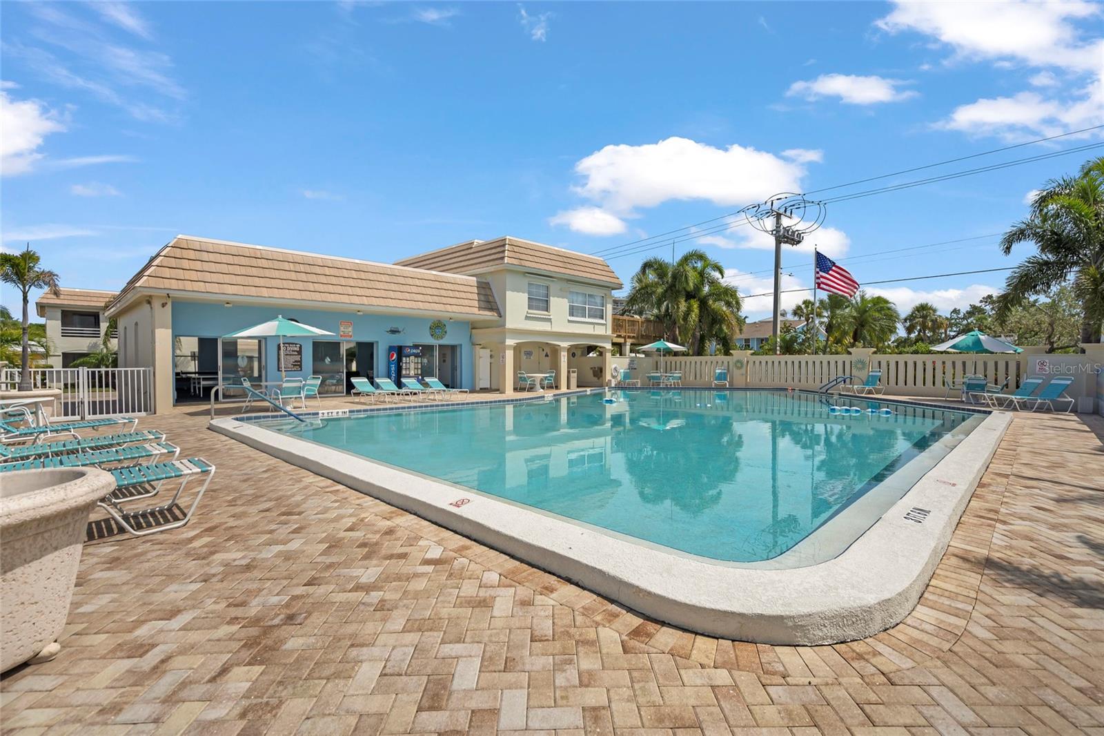 ISLAND HOUSE - Residential